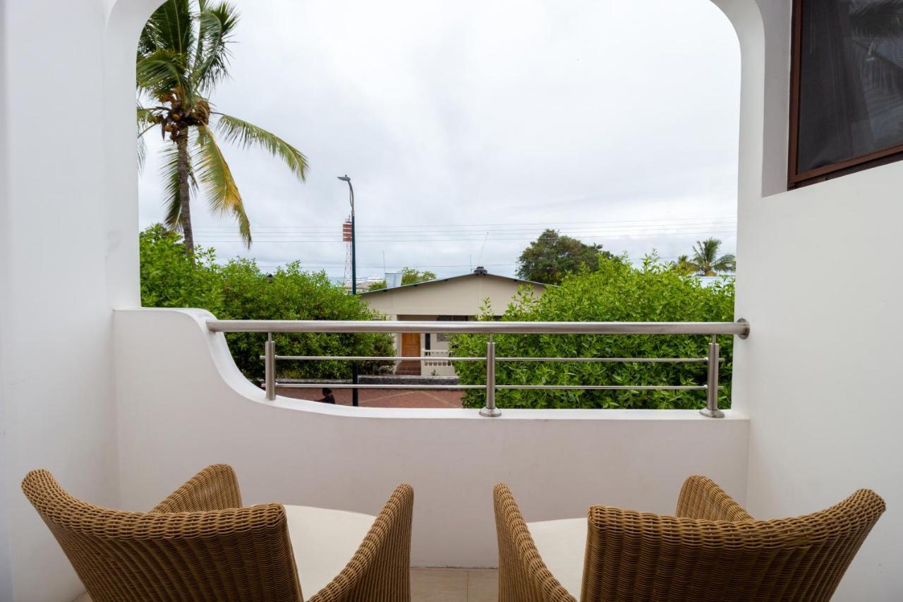 Galapagos Apartments - Bay View House Puerto Ayora  Extérieur photo
